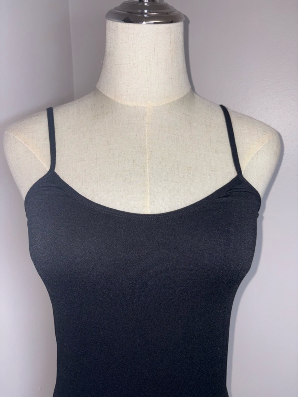 Y2K Lei Solid Black Adjustable Spaghetti Strap Cami Size L/XL Goth Grunge Indie - Picture 2 of 9